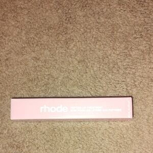 RHODE Peptide Lip Treatment Vanilla Cake